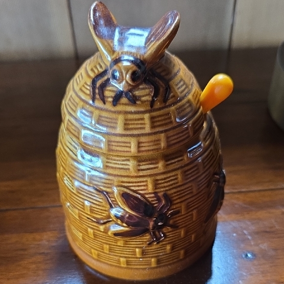 Other - Vintage Bee Hive Honey Pot With Honey Dipper.
